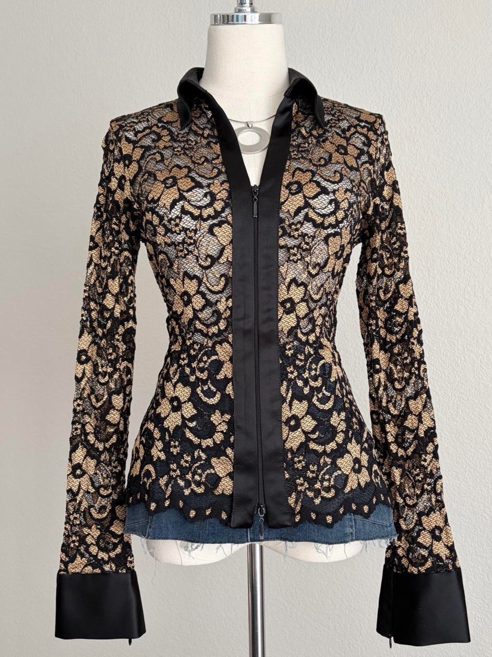 Cache Women’s Black and Gold Lace Zip-Front Top